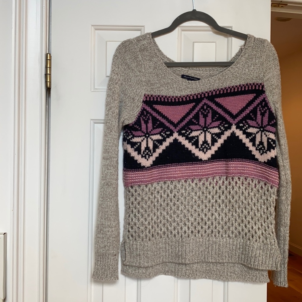 American Eagle women’s sweater